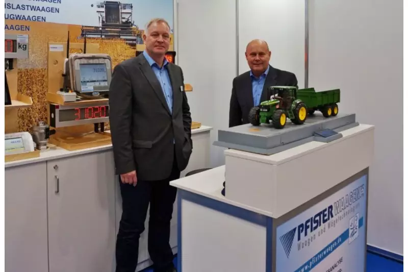 Ein Schwergewicht unter den Waagen-Herstellern ist Pfister. Unsere Ansprechpartner waren Thomas Maaßen (l.), Leitung Ingenieur- und Verkaufsbüro Nordwest, und Ralf Krenz, Leitung Ingenieur- und Verkaufsbüro Ost.