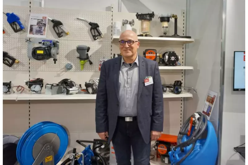 Tankanlagen, Pumpen, Zapfsäulen und Zubehör - unverzichtbar für jeden Betrieb sind die Produkte, die STU Tanktechnik Geschäftsführer Andreas Rauch in Hannover präsentierte.