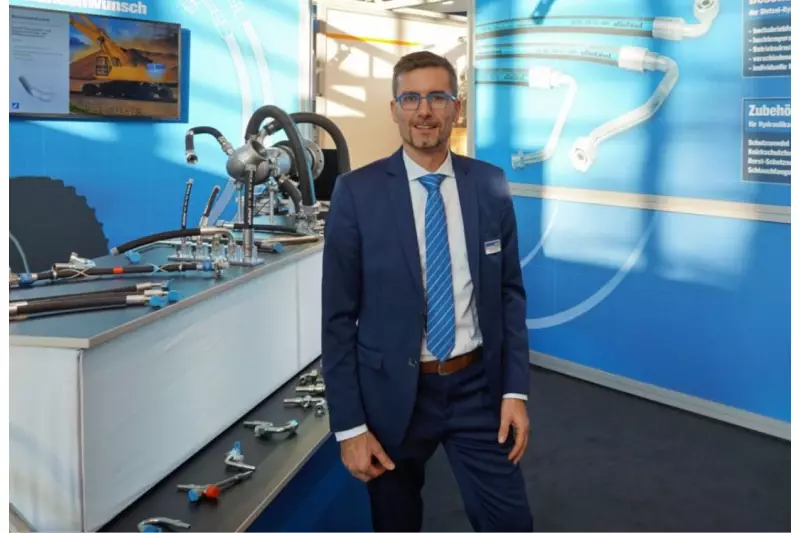 Dietzel Hydraulik ist ein führender Systemlieferant für hydraulische Leitungstechnik mit über 16.000 Lagerartikeln, wie uns Rene Eichhorn, Vertriebsleitung, mitteilte.