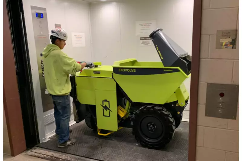 Fast so kompakt wie ein Einkaufswagen. Dank 90° Lenkwinkel schiebt sich der nur 80 cm breite ED800 in engste Ecken und kann dabei bis zu 800 kg Nutzlast transportieren.