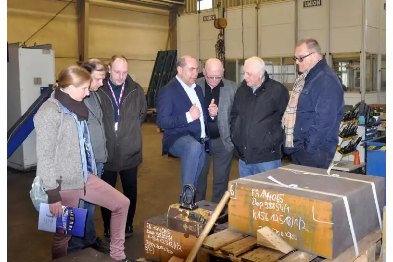 Dipl. Ing. Josef Schulte bei der Werksführung.