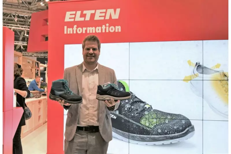 „Gehen wie auf Wolken“ versprechen die Sicherheitsschuhe der Serie „Wellmaxx“ von Elten. Als Neuheit zeigt Mischa Blenckers, International Key Account Manager, die Damenmodelle, die über die Infinergy-Dämpfungstechnologie von BASF verfügen.