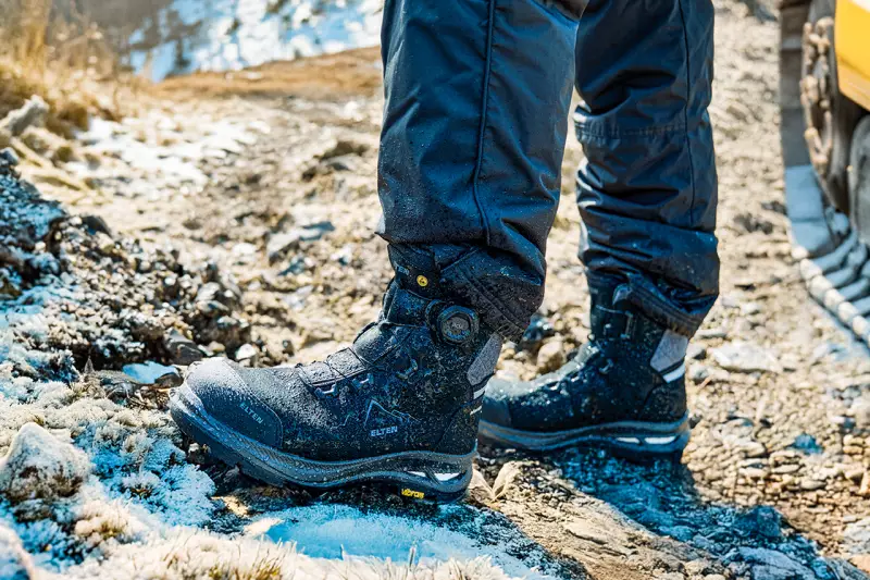 Steinige Böden, Eis und Schnee sind kein Problem für das neue Modell „Hays XXAG Pro Boa GTX black High ESD HI CI“ aus dem Hause Elten. Quelle: Elten