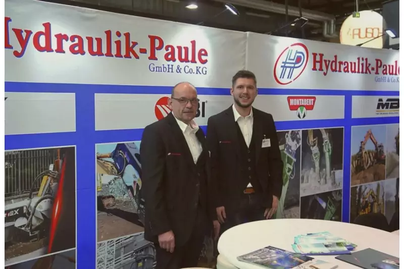 Als Vertragshändler für zahlreiche Hersteller durften Johann Paulus, Geschäftsführer, und Manuel Paulus, Junior Geschäftsführer Hydraulik-Paule GmbH & Co. KG, in Berlin nicht fehlen.