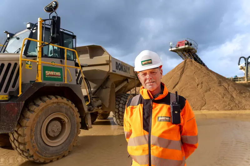 „Unsere Rokbaks passen perfekt zur Anlage: Sie haben genau die richtige Größe und sind zentraler Bestandteil unseres Betriebs“, erklärt Jeff Murphy, Betriebsleiter der Gill Mill. „Sie kommen auch mit unseren teils engen Straßen zurecht, passen zu unseren Anforderungen und haben sich als effizient und bedienfreundlich erwiesen. Sie sind sehr einfach zu bedienen.“