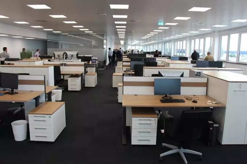 Zum neuen Lagergebäude gehört auch ein neuer Bürokomplex mit 1.800 m² Fläche.