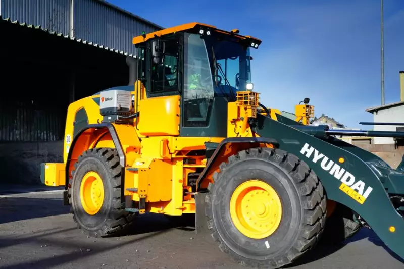 Beide Radlader bei Mireco sind mit Schutzbelüftungsanlagen ausgerüstet. Händler DiTec nahm die Modifikation vor.