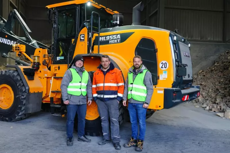 Freuen sich über die neuen Geräte (v.l.n.r.) Timo Betz (Betriebsleiterleiter DiTec GmbH). Ronny Blümel (Teamleiter Horn&Co RHIM Mineral Recovery) und Helmut Frantz (Vertrieb DiTec GmbH)