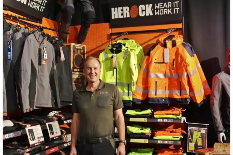 Auf dem Stand von Herock präsentierte Matthias Schwandner, Sales Manager Deutschland, die komplette Bandbreite der Workwear-Collection. Hauptaugenmerk war die Warnschutzkleidung aus der „Highviz“-Serie.
