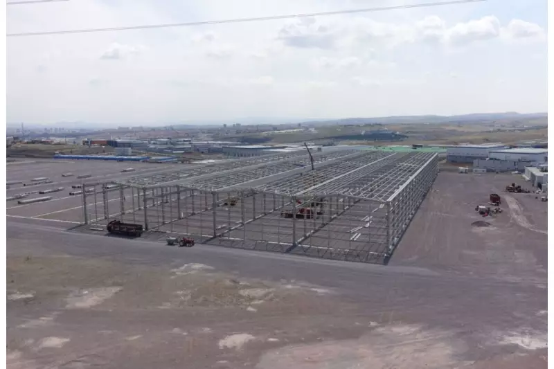 Sechs Werke produzieren mit hoher Auslastung die Produkte für den weltweiten Markt, davon vier in Ankara, eins in Izmir und eins in Thailand. Hier entsteht eine neue Fertigungshalle am Standort Ankara.