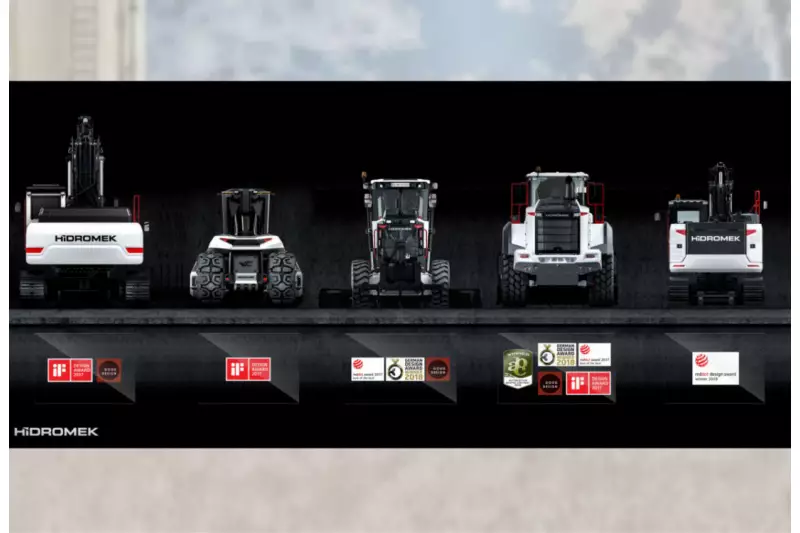 Siegerfoto. Mit insgesamt 15 international angesehenen Designpreisen wurden die Baumaschinen von Hidromek bereits ausgezeichnet.