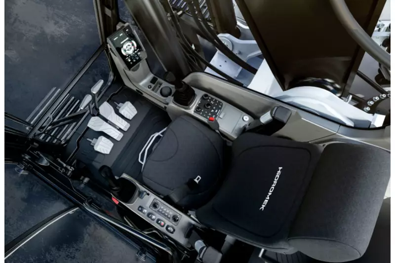 Die geräumige Kabine der H4-Serie bietet dem Fahrer maximalen Komfort.