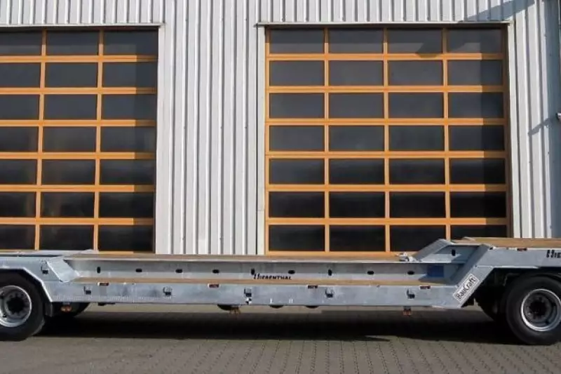 Der BauCraft TAH40 Plus mit großer Radmulde ist dazu geschaffen, besonders hohe Maschinen zu transportieren. Bis zu 3.350 mm sind möglich laut Hersteller.
