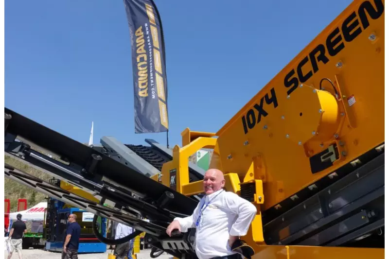 Michael Burns, Vertrieb Anaconda Deutschland, präsentierte die DF410, die sich durch ihre kompakte Bauweise ideal für den Einsatz in Städten eignet.