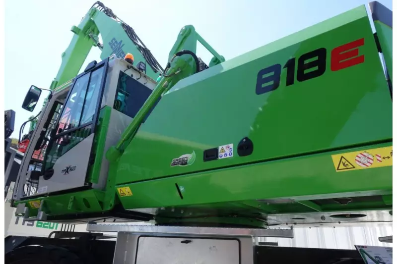 Sparsam, sauber, still: Sennebogen zeigte seinen Elektrobagger 818E. Er arbeitet energieeffizient und reduziert Emissionen.