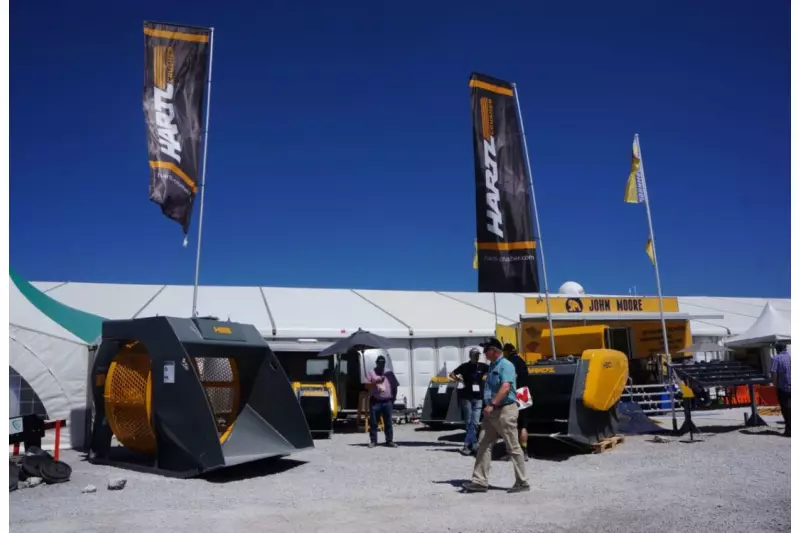 Die österreichischen Aufbereitungsspezialisten von Hartl Crusher überzeugten auf der Messe durch ihre leistungsstarken Schaufelbrecher und -siebe.