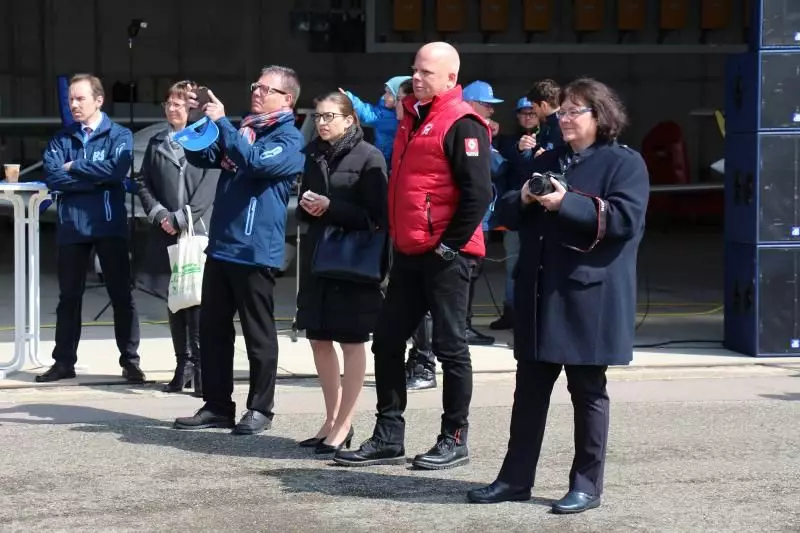 Die geladenen Gäste verfolgten aufmerksam die Präsentation.