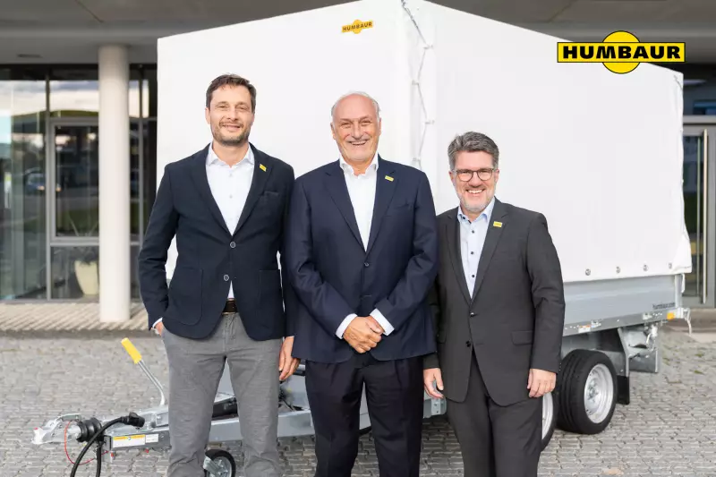 Von links: Tobias Merk, Ulrich Humbaur und Olaf Sackers. Quelle: Humbaur GmbH