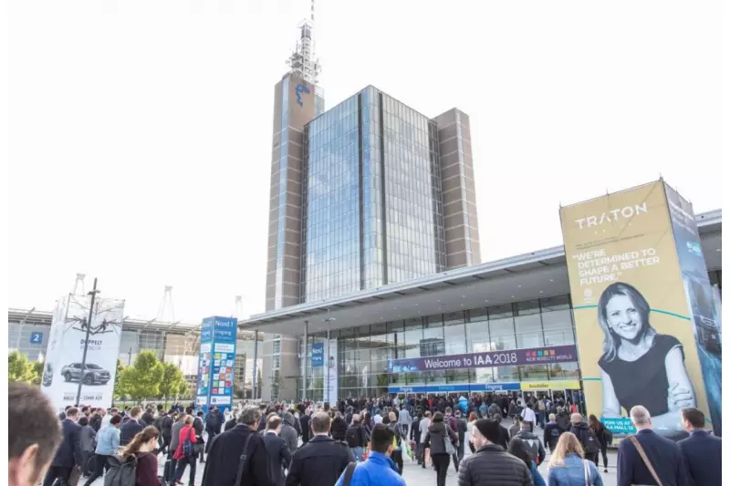 Rund 250.00 Besucher kamen vom 20. bis zum 27. September auf die IAA nach Hannover, um sich über die Zukunft der Nutzfahrzeugbranche zu informieren. Über 2.000 Journalisten aus 54 Ländern hatten sich im Vorfeld für die wichtigste Leitmesse für Transport, Logistik und Mobilität akkreditiert.