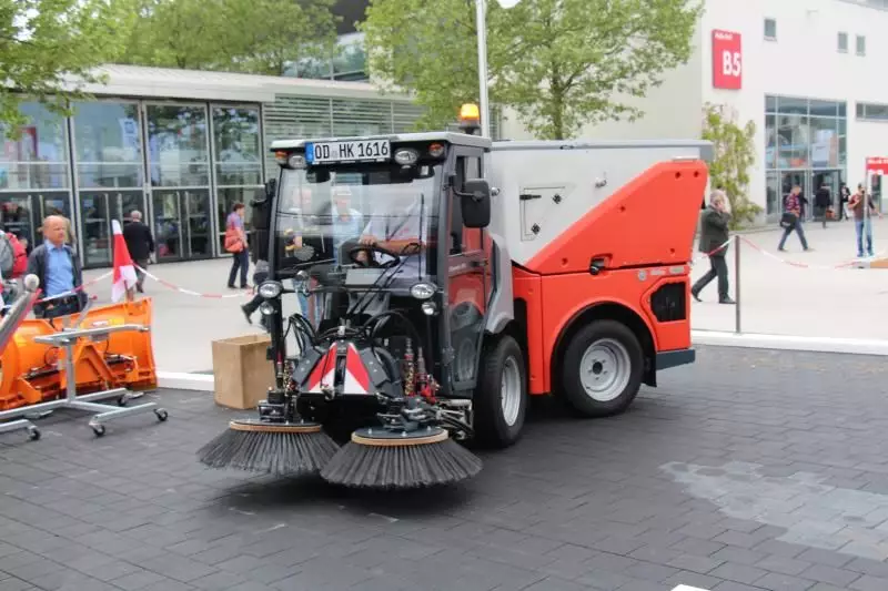 Hako präsentierte sich auf der IFAT als Full-Liner im Bereich der Kommunaltechnik und stellte die gesamte Bandbreite seiner Maschinen und Nutzfahrzeuge mit Neuheiten der Produktlinien Citymaster und Multicar vor.