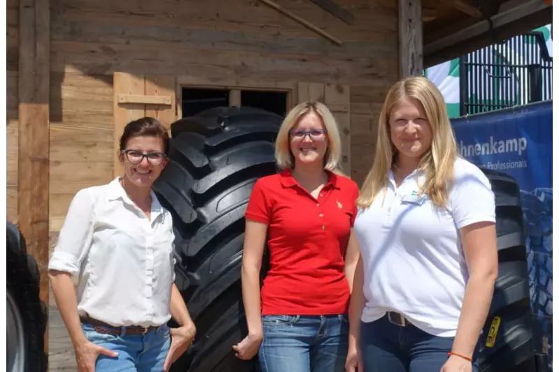 ATG stellte mit (v.l.) Michela Toffali, Marketing & Communication Manager ATG Tire, Julia Verbunt, PR & Communication Manager ATG Tire, und Inga Hohnhorst, Markenmanager Bohnenkamp AG, u. a. den weltweit ersten Niederdruckreifen für die Forstwirtschaft vor.