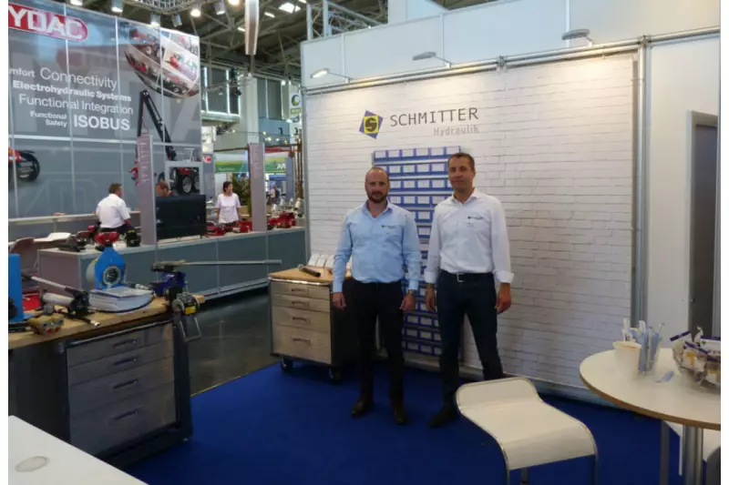 Das Unternehmen Schmitter Hydraulik ist spezialisiert auf fluidtechnische Komponenten und Systeme. (V.l.) Mario Dietrich, Produktmanager, und Andreas Meder, Geschäftsführer, standen Besuchern mit Rat und Tat zur Seite.