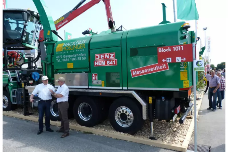 Mit der Baureihe HEM 841 zeigte die Firma Jenz ihr neues Flaggschiff im Bereich der mobilen Großzerkleinerer. Sie wird auch als Zapfwellenvariante und Lkw Hacker verfügbar sein.