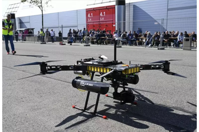 Zeitgleich mit der Intergeo fanden auf dem Messegelände auch die Interaerial Solutions und der European Drone Summit (EDS) statt. Auf dem Freigelände wurden einige Exemplare in Aktion gezeigt.