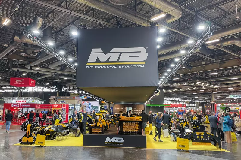 MB Crusher konzentrierte sich in diesem Jahr eher auf die Kompaktmaschinen: Der italienische Hersteller hatte sein umfangreiches Anbaugerätesortiment für Minibagger und -lader dabei. Quelle: Treffpunkt.Bau