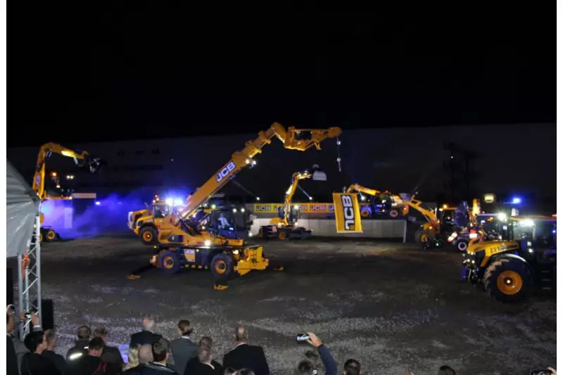 Zum offiziellen Ausklang des Abends zeigten die
JCB Dancing Diggers eine beeindruckende Show.