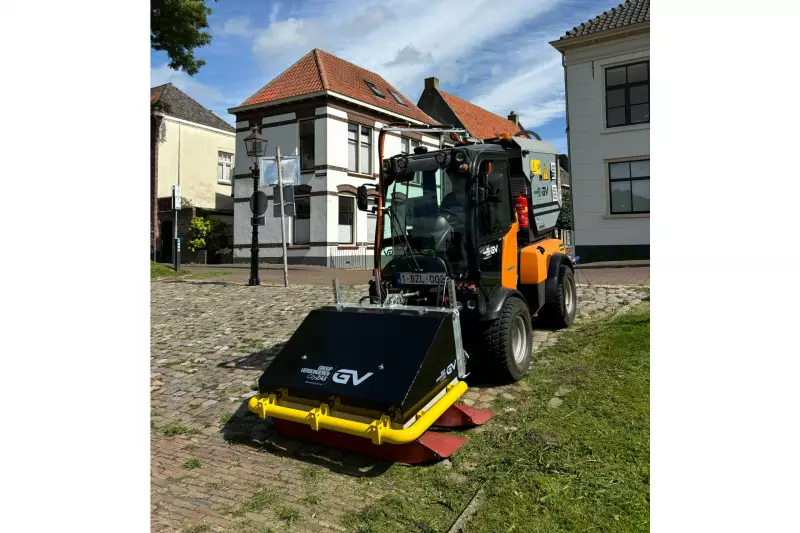 Das Anbaugerät CityZAS kann mit den Geräteträgern der Holder C-Reihe und MIC 42 von Kärcher Municipal verwendet werden.