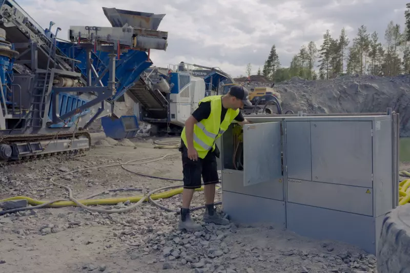 Zunächst waren für den Betreiber Investitionen in die Trafostation und in die Leitungen notwendig. Sobald die Infrastruktur stand, zahlte sich der vollelektrische Kleemann Anlagenzug in vielfacher Hinsicht aus.