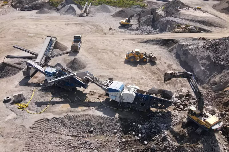 Der Kleemann Anlagenzug im Einsatz: Dank intelligenter Linienkopplung läuft die Produktion reibungslos und ohne Ausfälle.