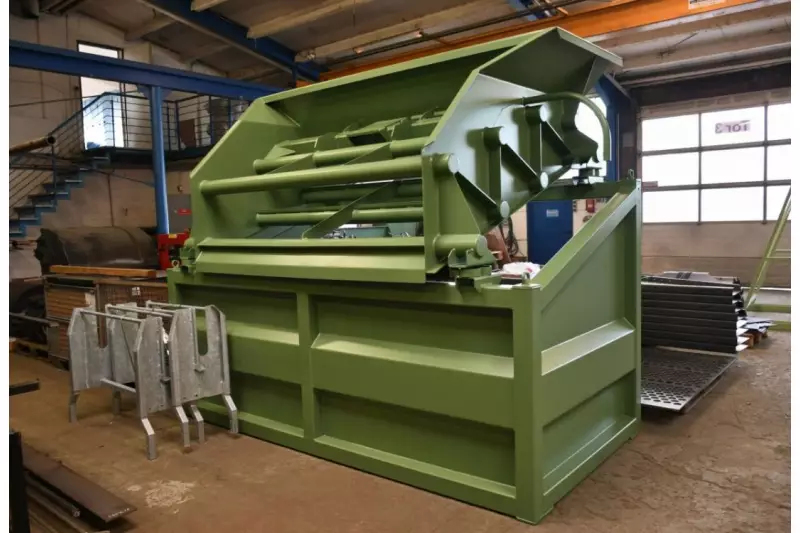 Der Bestseller. Die Klöckner KS 2015 „silent“ hat sich hundertfach im harten Einsatz bewährt. Hier fehlen noch Motor und Endmontage.