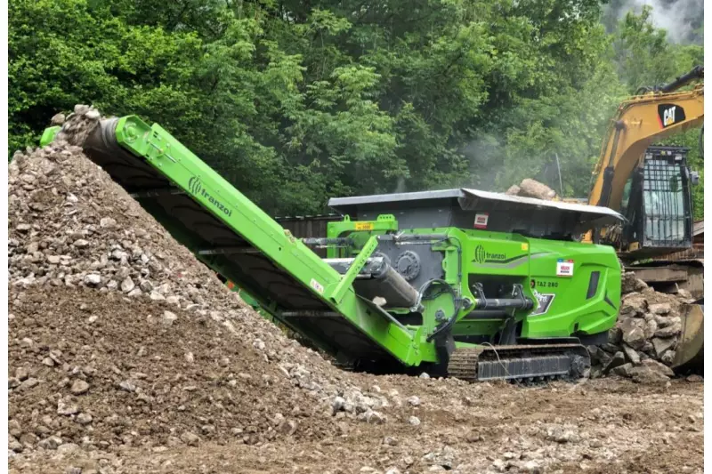 Beißt sich durch: Auch Beton stellt für den Schredder TAZ 280 kein ernsthaftes Problem dar.