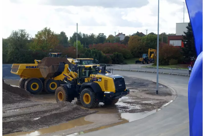 Auf dem Testgelände präsentierte Komatsu während der Eröffnung den neuen Radlader WA 475. Er vereint die Vorteile seines Vorgängers mit einer 30 Prozent höheren Kraftstoffeffizienz.