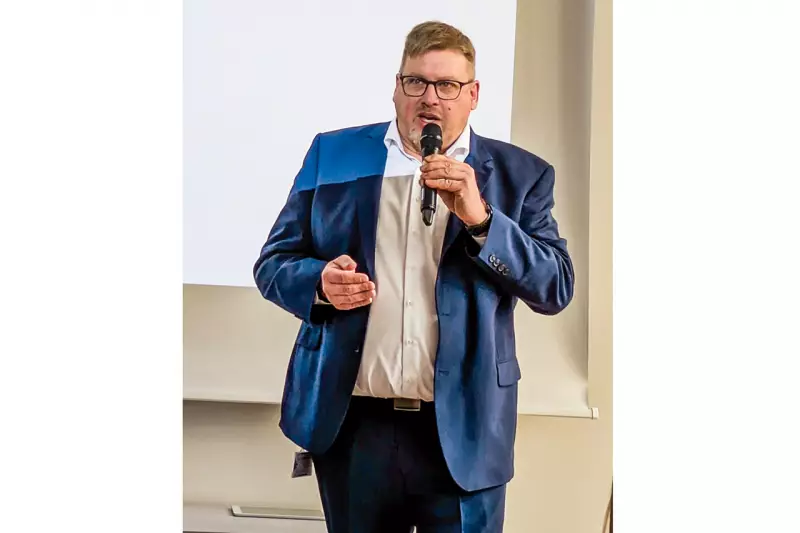 „Die Integration von Komponentenfertigung, Aftermarket-Service, Innovationsmanagement und Qualitätskontrolle am Standort Hannover gewährleistet höchste technische Standards und kontinuierliche Produktverbesserung“, sagte André Wohlers, Geschäftsführer Komatsu Germany GmbH. Quelle: Treffpunkt.Bau