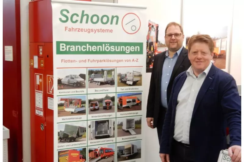 Über 50 Jahre Erfahrung im Bereich Fahrzeugbau bietet die Firma Schoon. (V.l.) Thorsten Brietzke, Geschäftsführer, und Frank Zerfas, Vertrieb.
