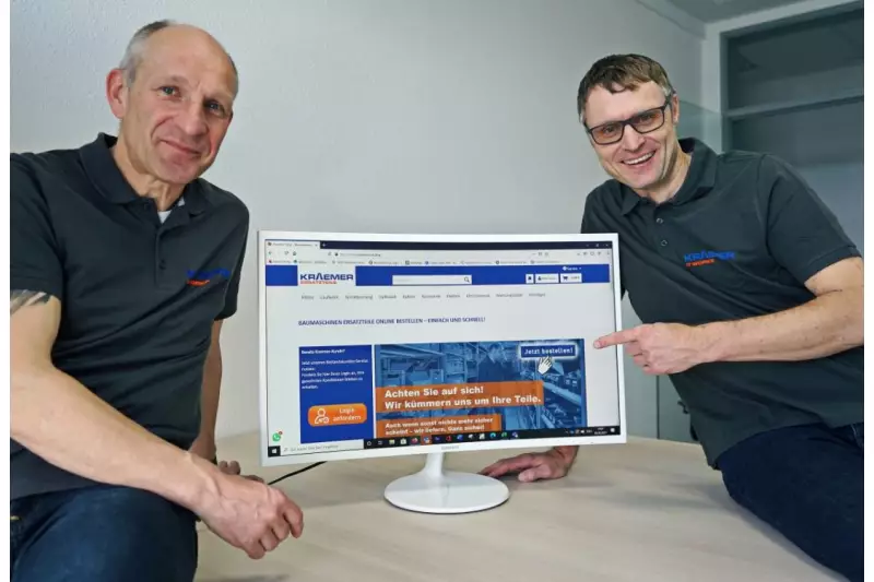 Frank Mielke und Theodor Käuper präsentieren den neuen Webshop.