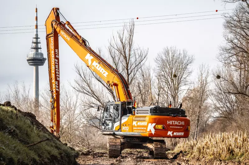 Das ausgebaute Material wird innerhalb der Baustelle umgesetzt oder direkt an Ort und Stelle in der richtigen Lage wieder eingebaut.