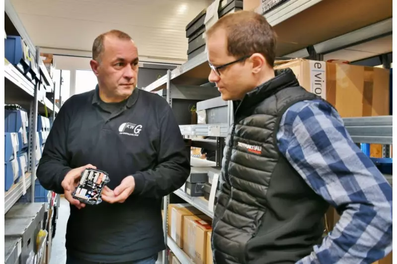 „Die elektronische Steuerung macht den großen Unterschied“, erklärt Michael Werner (l.) David Kern.