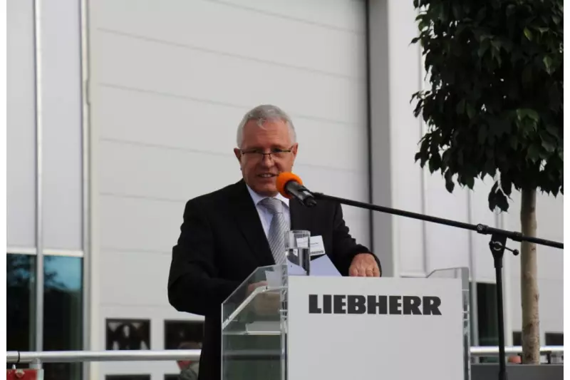 „Durch die Erfolgsgeschichte des Unternehmens Liebherr wurden wir von einem Bauerndorf mit ca. 700 Seelen zu einem modernen Industriestandort mit heute ca. 3.700 Einwohnern“, so der Kirchdorfer Bürgermeister Rainer Langenbacher.