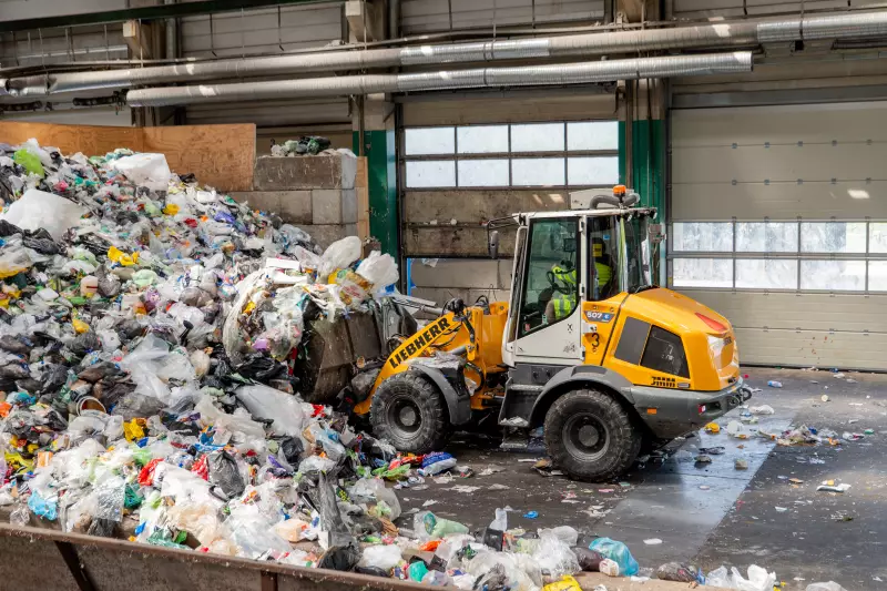 In den Recyclinganlagen in Kopenhagen sind batterieelektrische Liebherr-Radlader L 507 E im Einsatz.