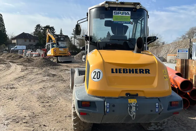 Der wendige Radlader L 508 Compact dient als täglicher Helfer auf der Baustelle.