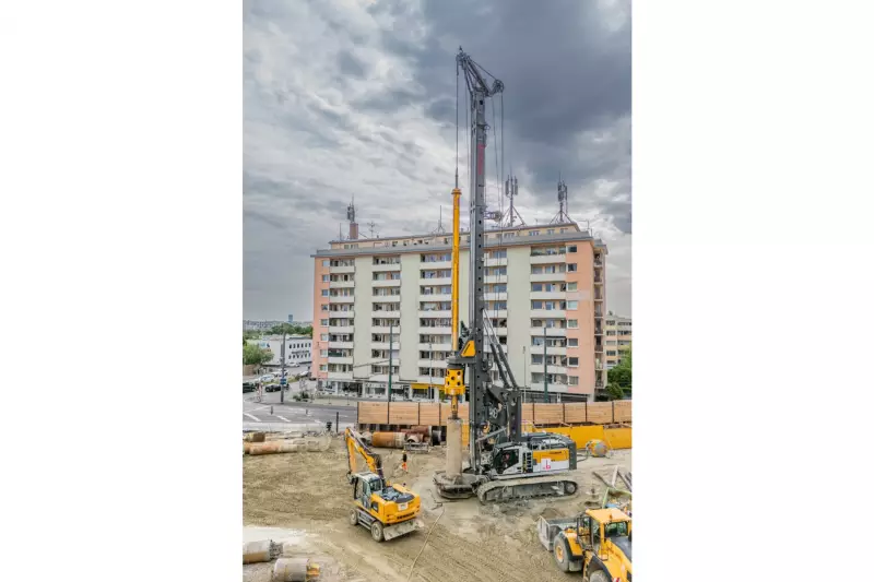 Das LB 55 bei der Erweiterung der U-Bahnlinie U5 in der Münchner Innenstadt.