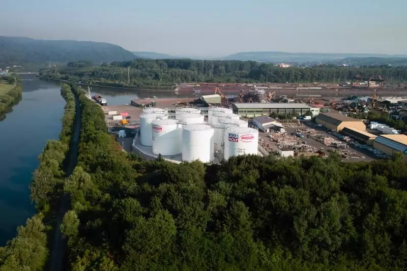 Tanklager im Hafen von Saarlouis mit einer Gesamtkapazität von 18.000 m³.
