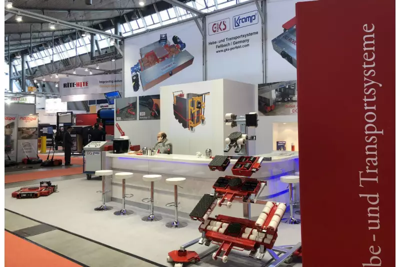 GKS-Perfekt entwickelt und produziert seit 1967 Hebe- und Transportsysteme für den innerbetrieblichen Schwerguttransport bis ca. 200 t. Auf der Messe wurden u. a. funkfernge-steuerte Transportgeräte vorgestellt.