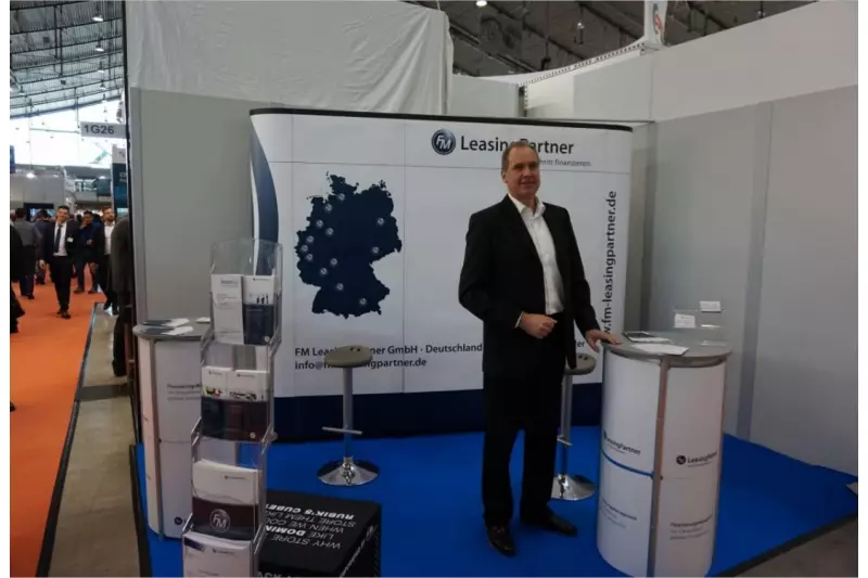 Überzeugende Finanzierungslösungen im Logimat-Gepäck hatte Thomas von Erdmannsdorff, Geschäftsführer FM Leasingpartner Stuttgart GmbH – der nach eigenen Angaben größte Leasingmakler Deutschlands.