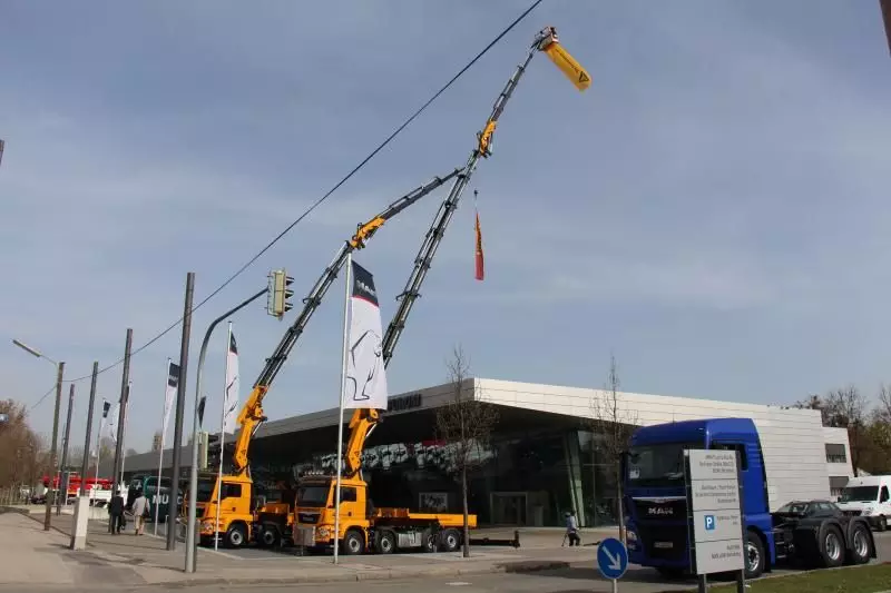 Schmidbauer hat vier MAN Fahrzeuge mit Palfinger Lkw-Ladekranen übernommen.