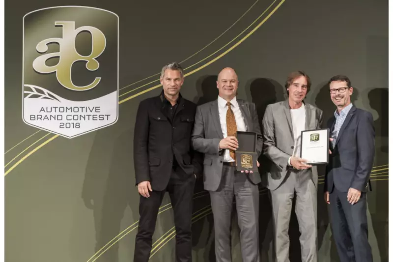 Für das MAN Design Team nahmen Sven Gaedtke, Stephan Schönherr,  Rudolf Kupitza und  Holger Koos (von links nach rechts) die Auszeichnung in Paris entgegen.